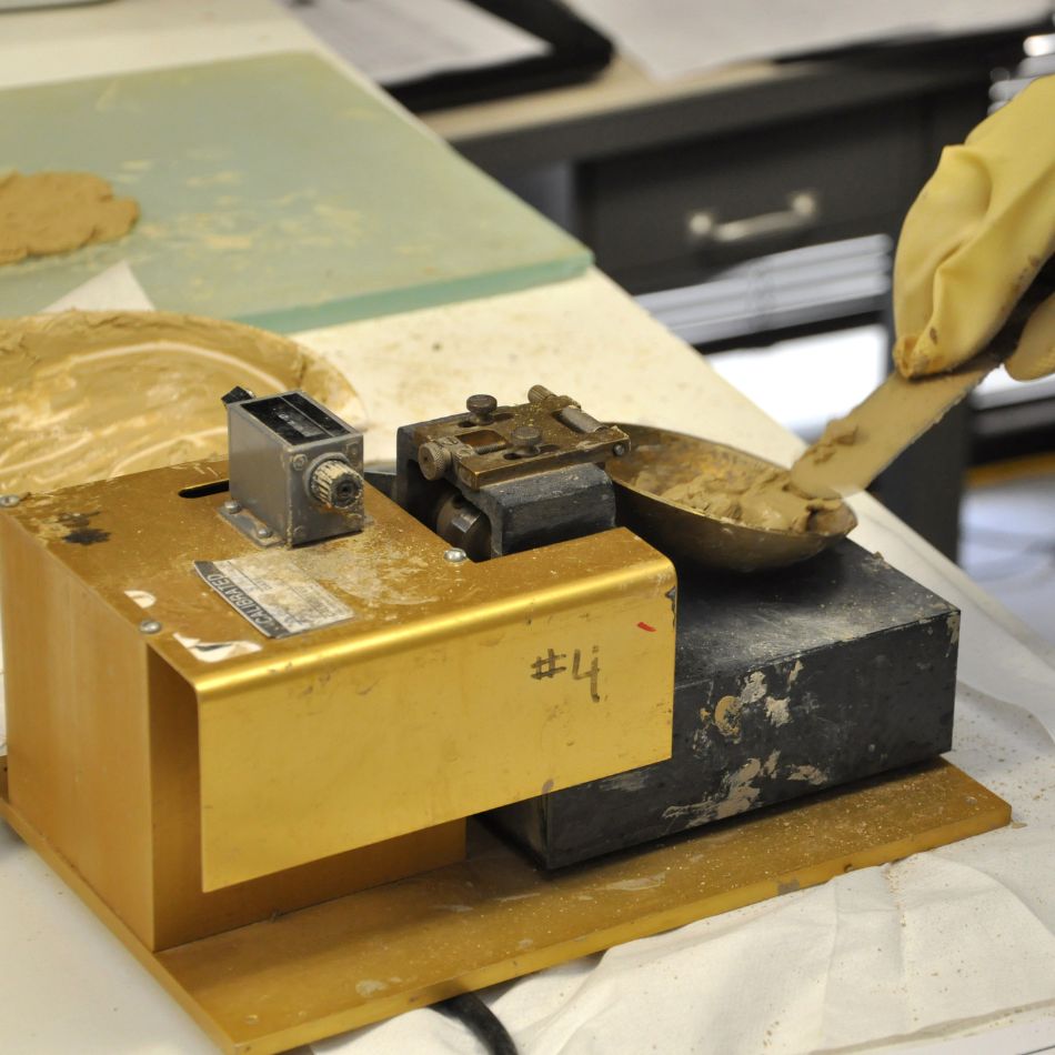 Entendendo o Comportamento do Solo a Partir do Limite de Liquidez.